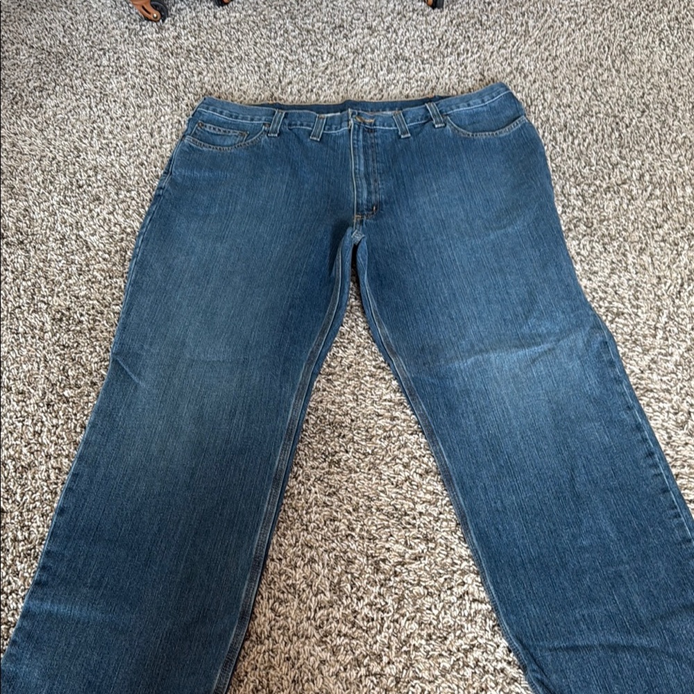 Carhartt Relaxed Blue Jeans with Timeless Denim Texture